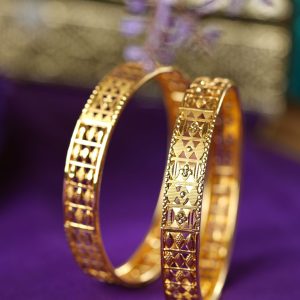 Zareen Aura Gold Bangle – Intricately designed CNC gold bangle showcasing geometric patterns and radiant craftsmanship.