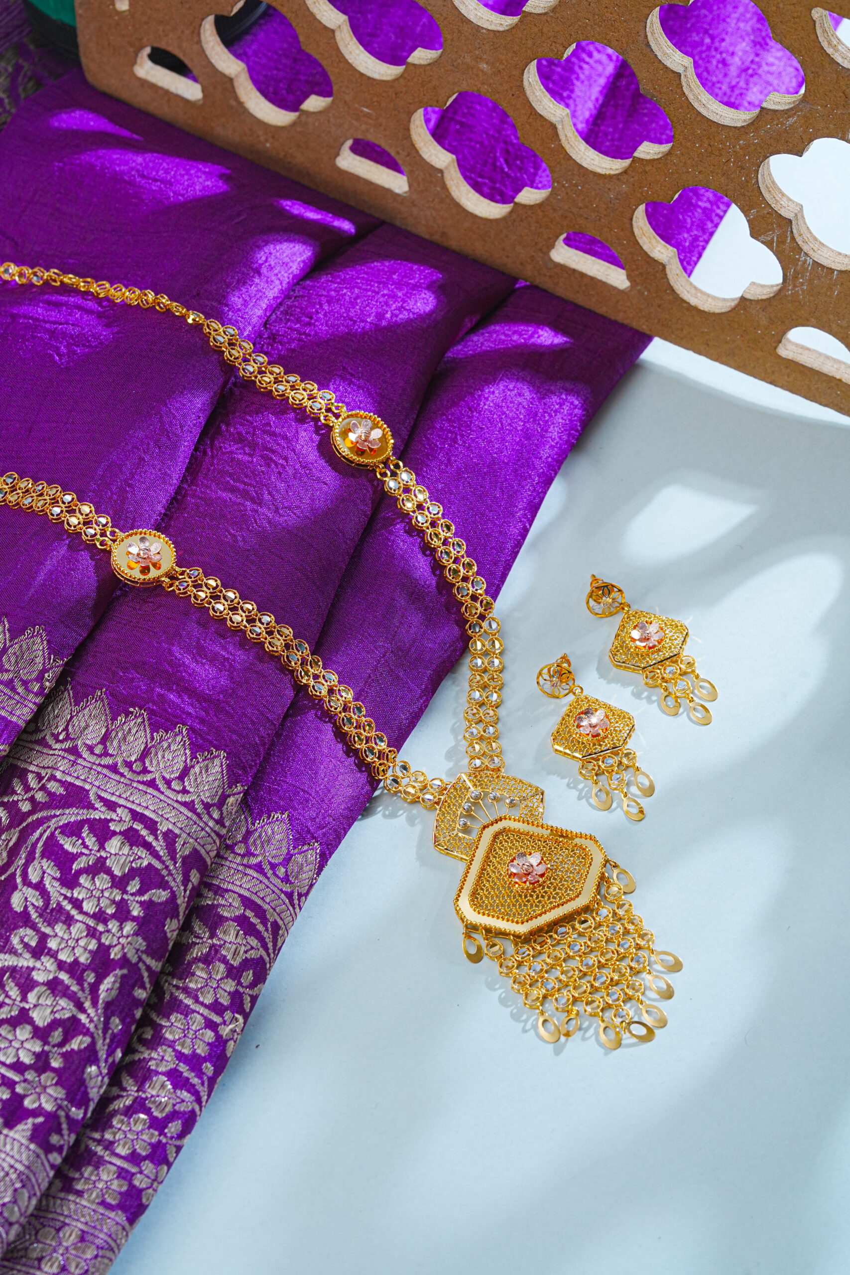Zeenat-e-Dil – Gold Necklace & Earrings Set